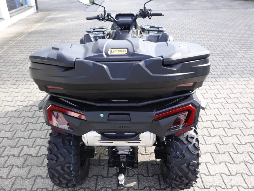 Cutie Spate ATV QJ Motor SFA 600 / SFA 1000 Tesseract 105L – Portbagaj cu Încuietori și Prindere Rapidă – imagine 9